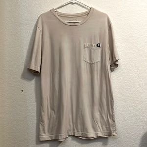 Crème/white ish t-shirt.Worn maybe once.Got this from a bundle won at an auction
